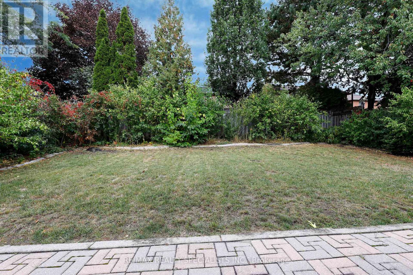 4 Mowat Court, Brampton, ON photo 48