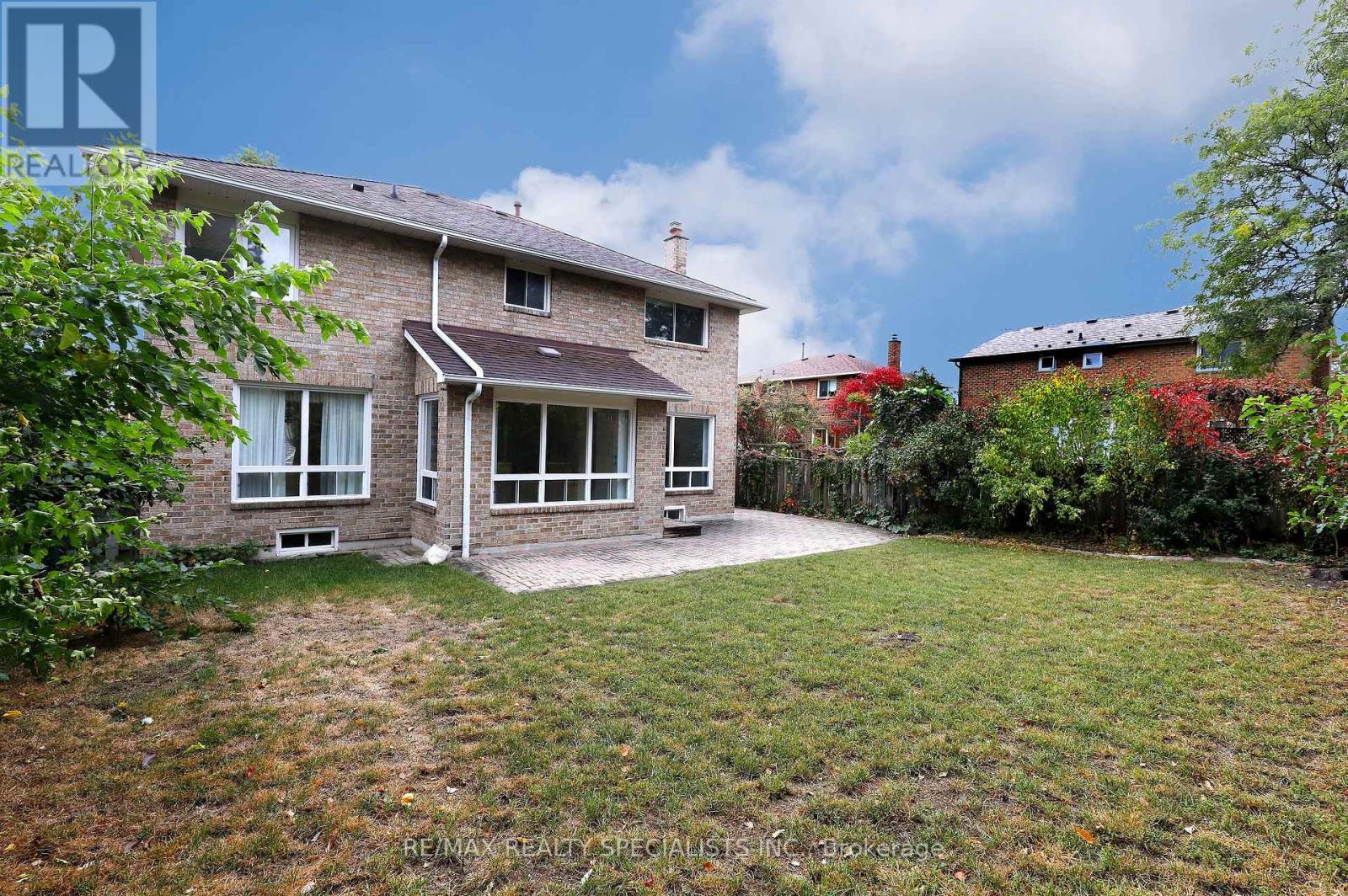 4 Mowat Court, Brampton, ON photo 49