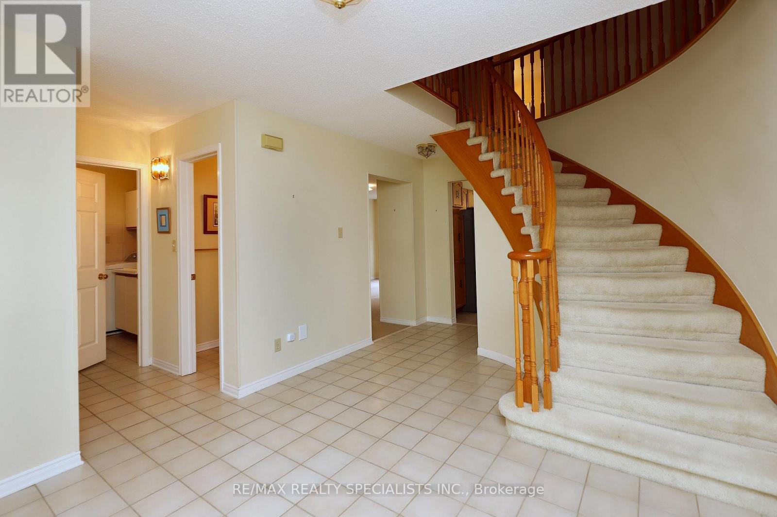 4 Mowat Court, Brampton, ON photo 5