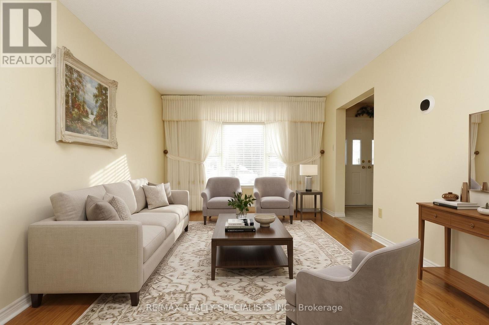4 Mowat Court, Brampton, ON photo 7