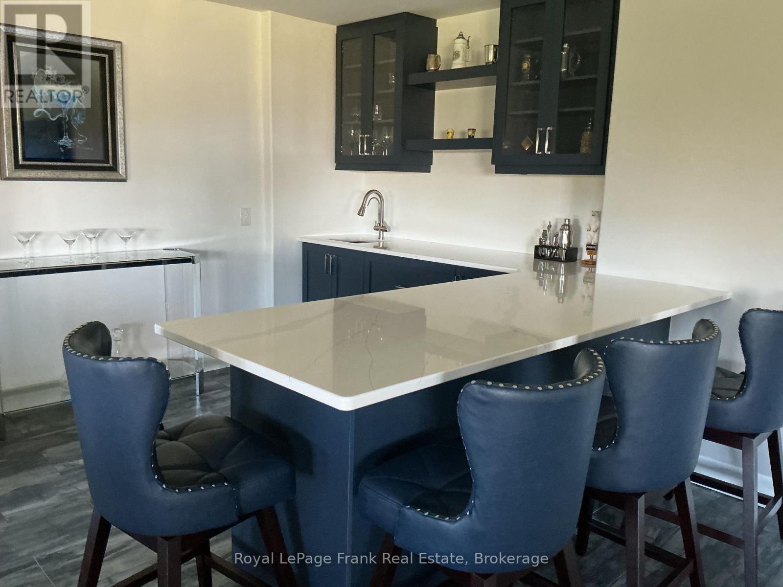 43 LAKEVIEW CRESCENT - 45