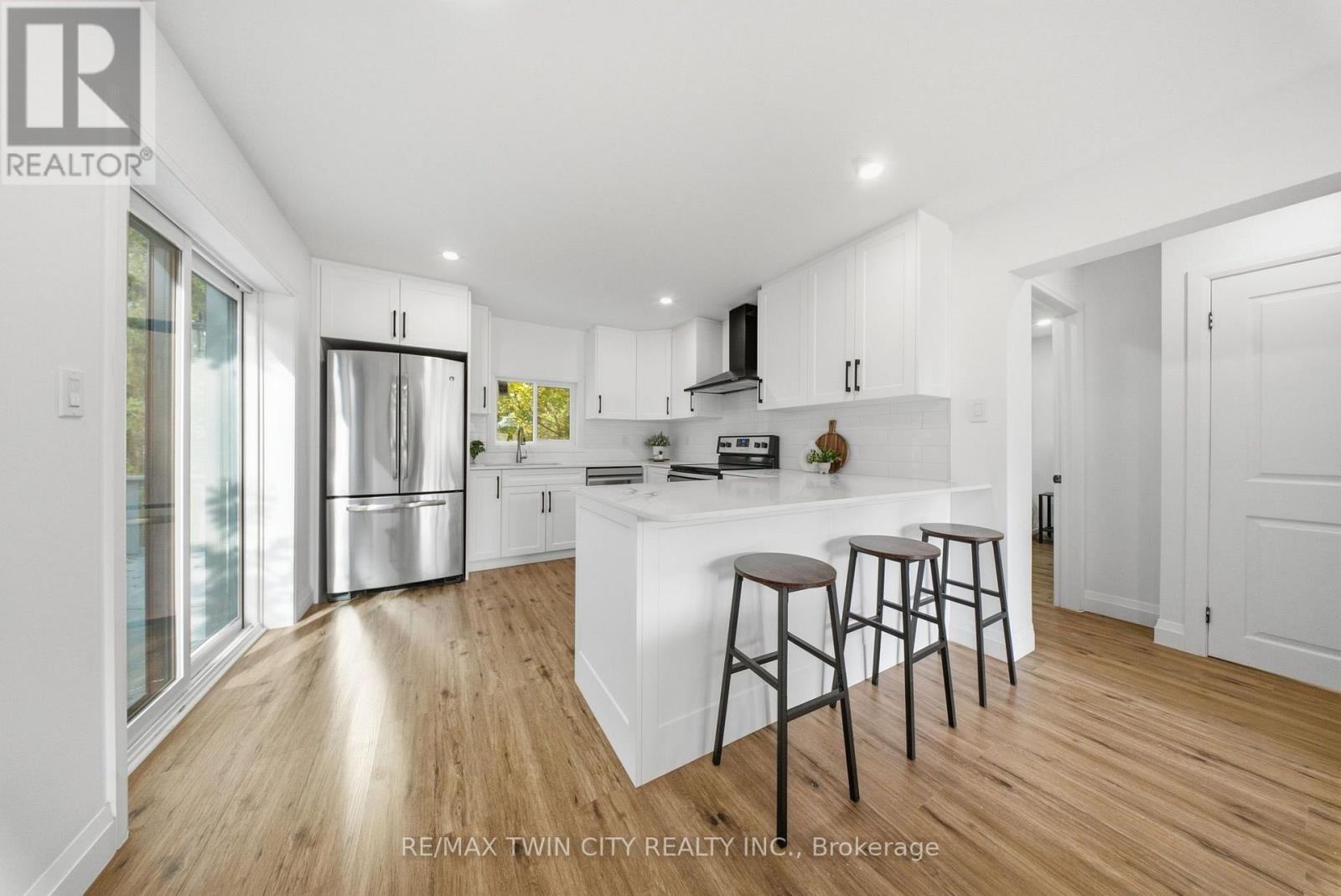 23 Aberdeen Street, Haldimand, ON photo 13