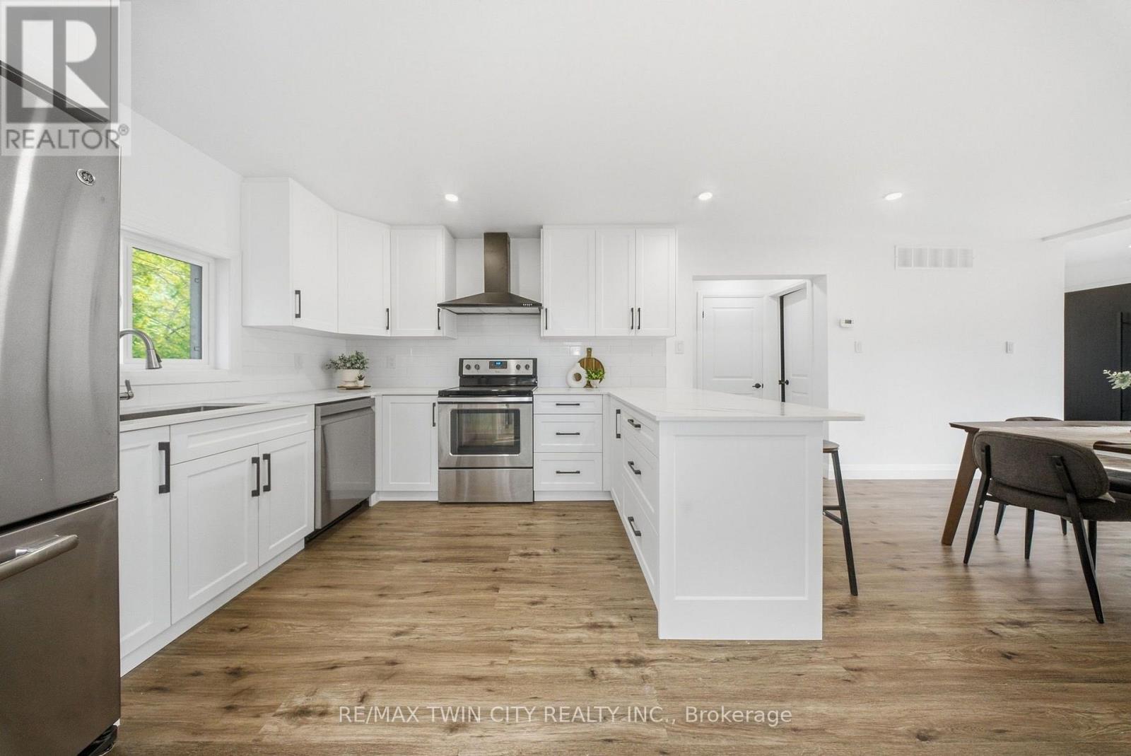 23 Aberdeen Street, Haldimand, ON photo 15