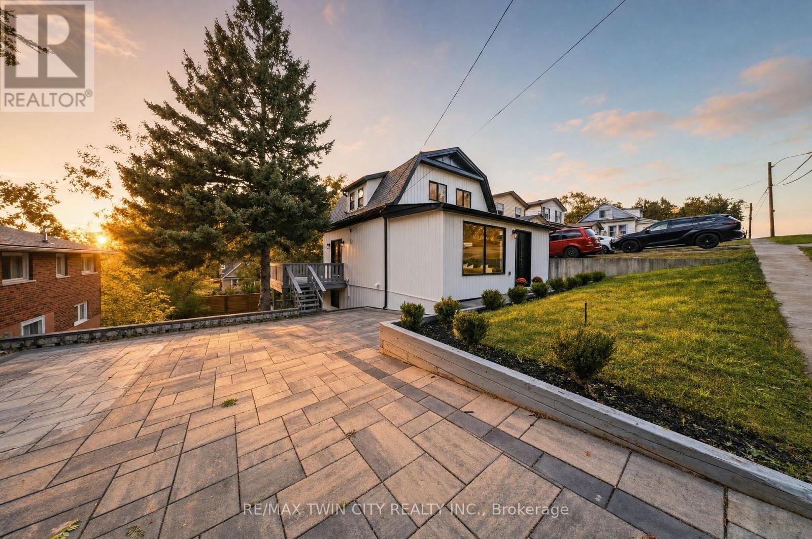 23 Aberdeen Street, Haldimand, ON photo 2