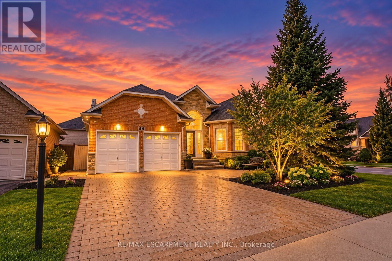 137 PINEHILL Drive, Hamilton, ON