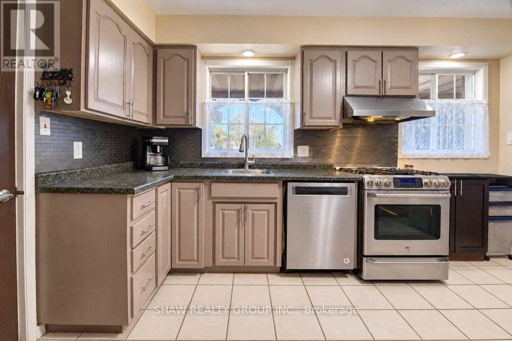 1370 Thorman Place, Cambridge, ON photo 12