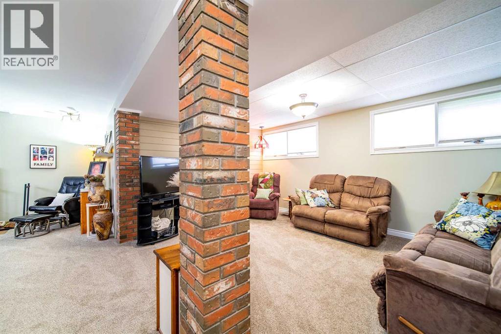 1622 11 Avenue - 13