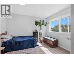 2812 19 Street NW - photo 17