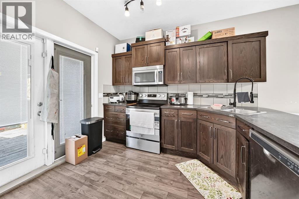 5928 52 Avenue - Image 5