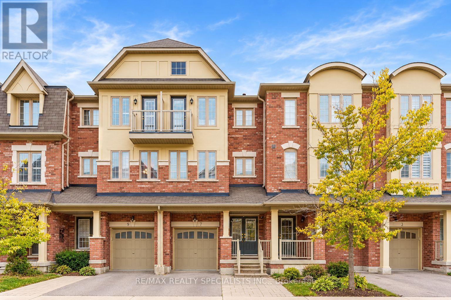 7 HOBART GARDENS