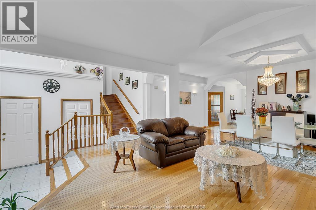 445 JOHN HARVEY CRESCENT - 10
