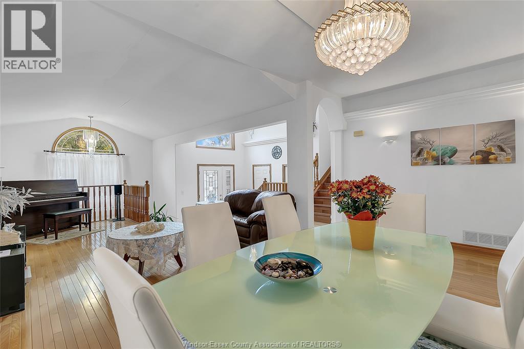 445 JOHN HARVEY CRESCENT - 12
