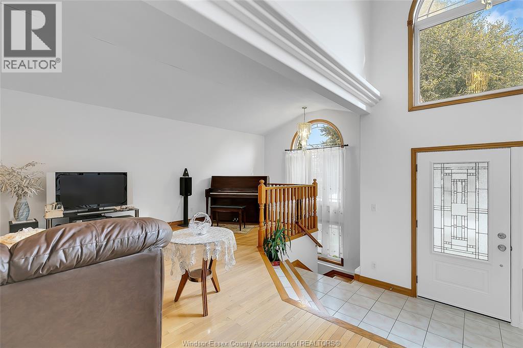 445 JOHN HARVEY CRESCENT - 28