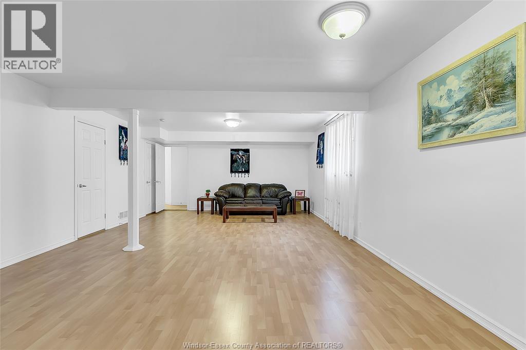 445 JOHN HARVEY CRESCENT - 31
