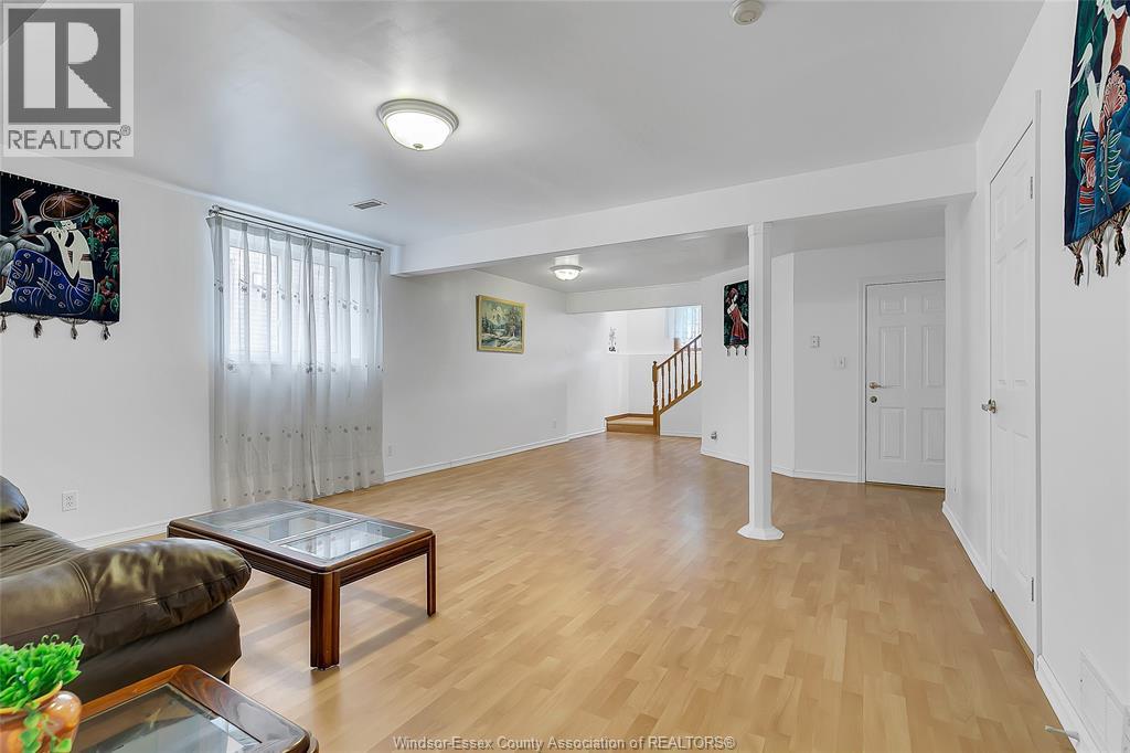 445 JOHN HARVEY CRESCENT - 32
