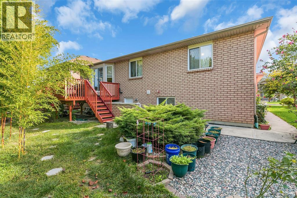 445 JOHN HARVEY CRESCENT - 41