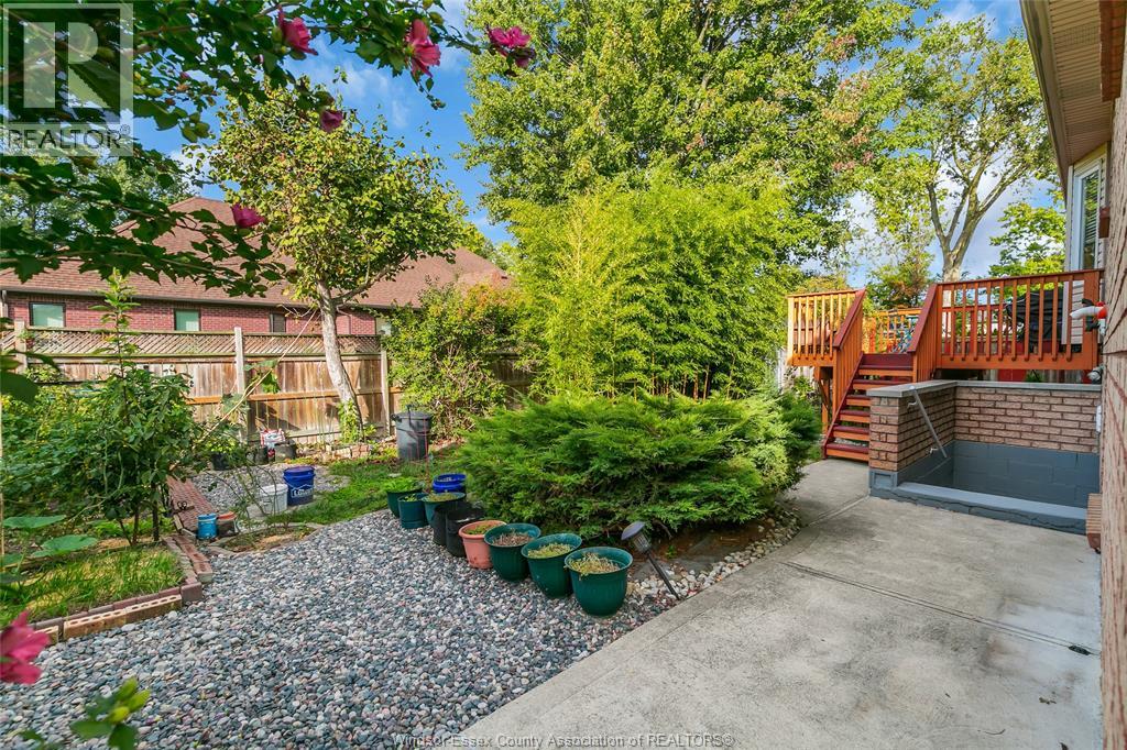 445 JOHN HARVEY CRESCENT - 44