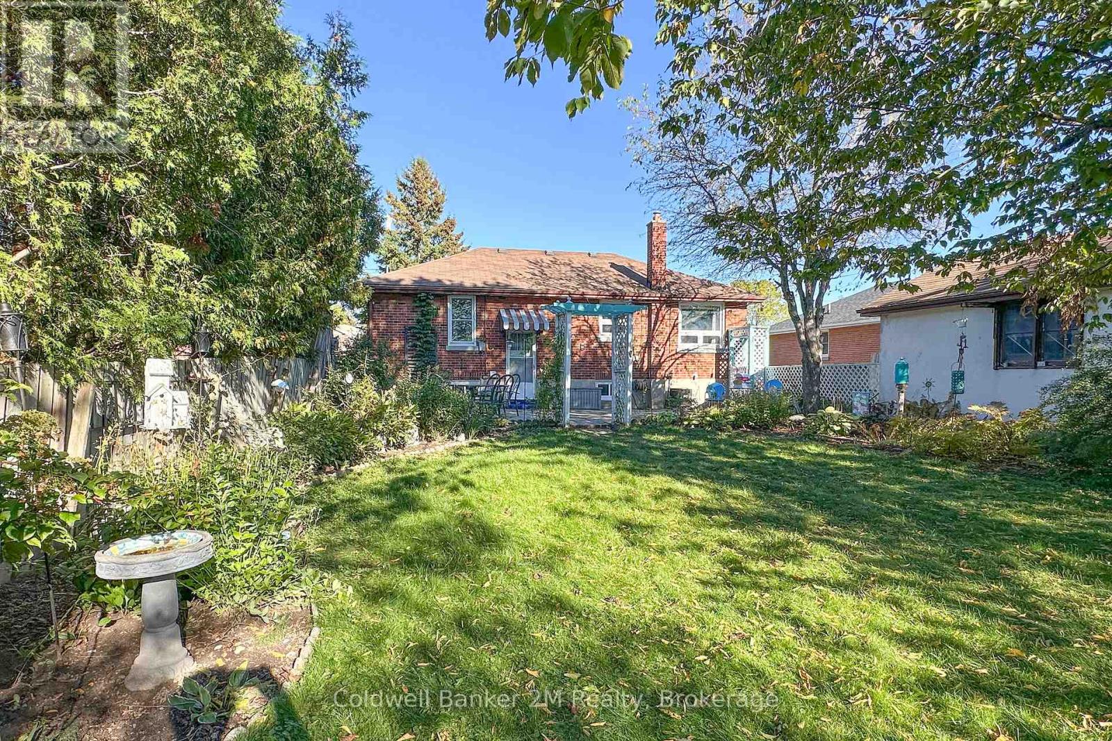64 HARRIS AVENUE - 37