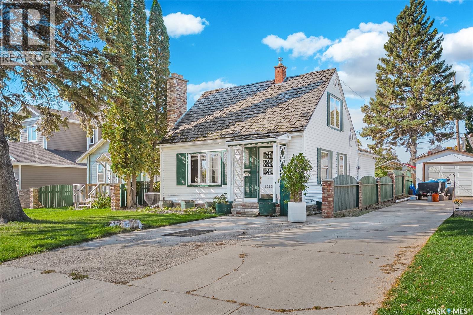 1315 2nd AVENUE N, Saskatoon — photo 2