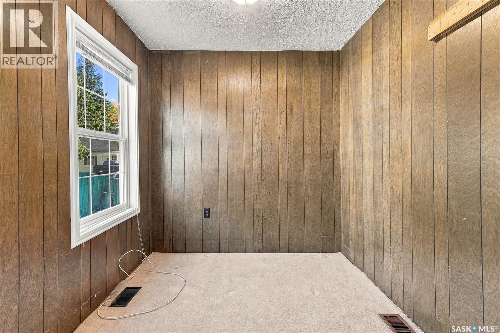 1315 2nd AVENUE N - 20