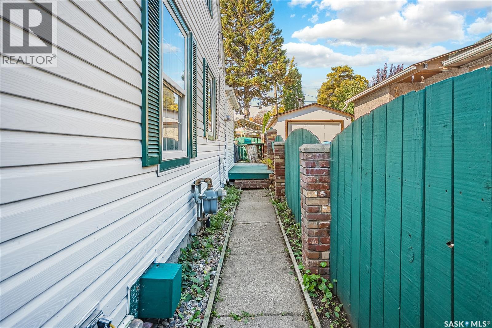1315 2nd AVENUE N - 35