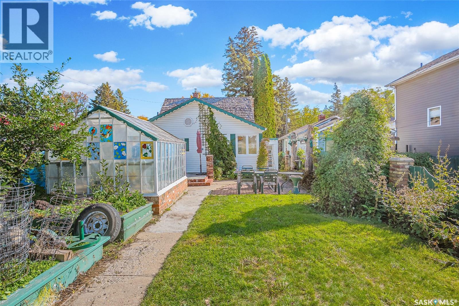 1315 2nd AVENUE N - 44