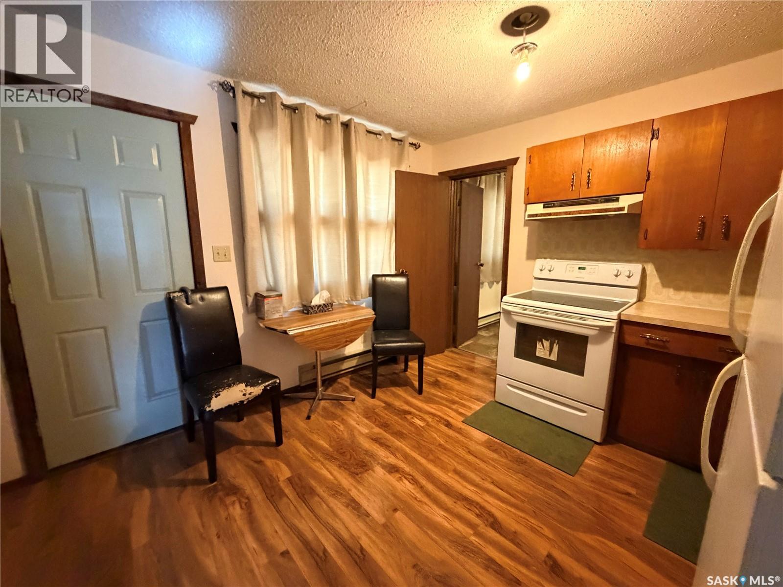 #225 5th AVENUE W - 7