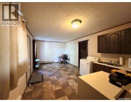 225 5th Avenue W, Assiniboia, SK S0H0B0 Photo 10