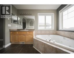 329 Archibald Close, Fort Mcmurray, AB T9K2P6 Photo 29