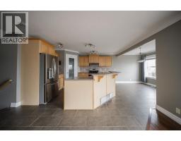 4pc Bathroom - 329 Archibald Close, Fort Mcmurray, AB T9K2P6 Photo 8