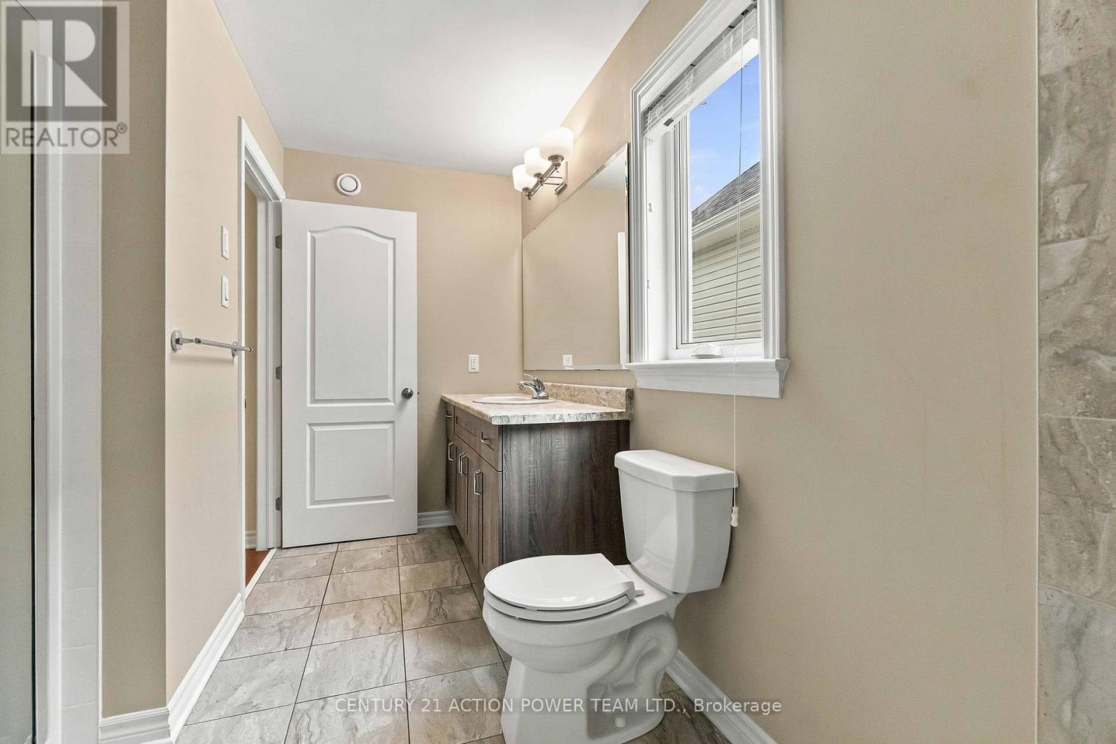 703 MASHKIG AVENUE E - Image 29