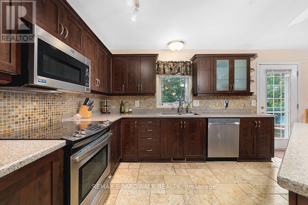 38 CLOUTIER DRIVE - Image 12