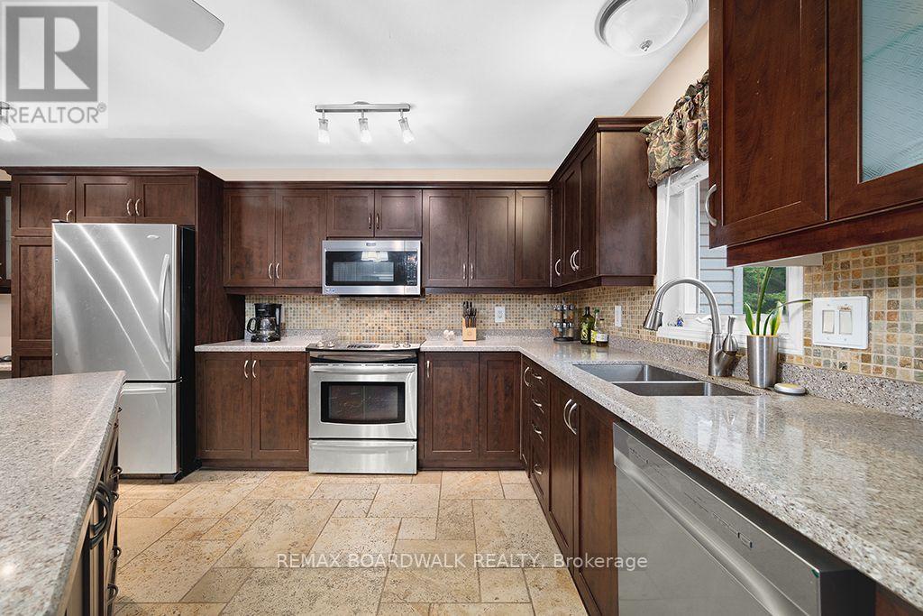38 CLOUTIER DRIVE - Image 13