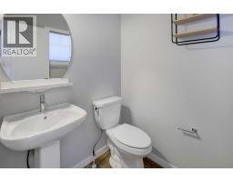 Bedroom - 112 Emberside Place, Cochrane, AB T4C3A8 Photo 9