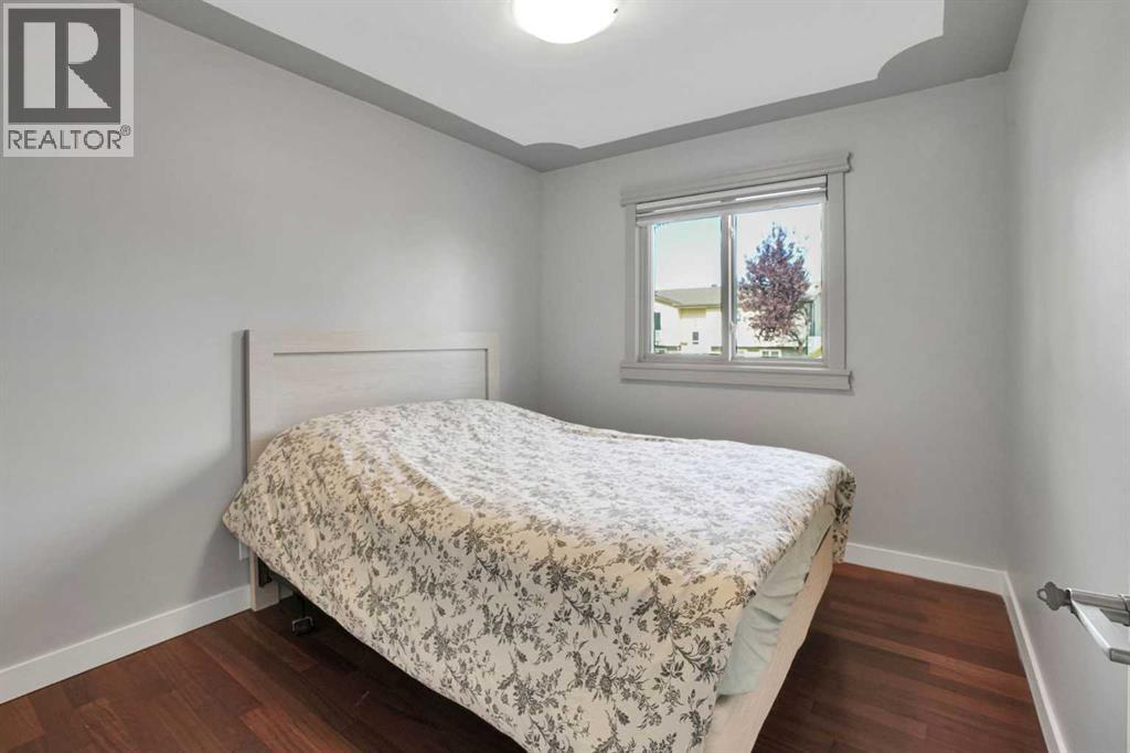 1115 Marcombe Crescent NE - 24