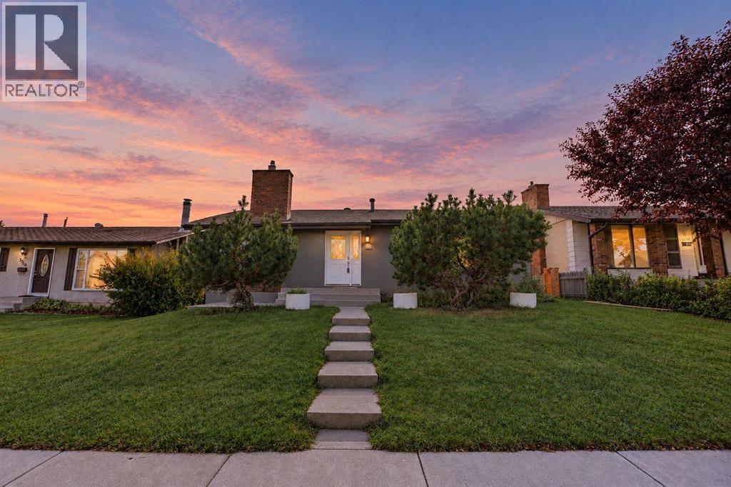 1115 Marcombe Crescent NE - 45