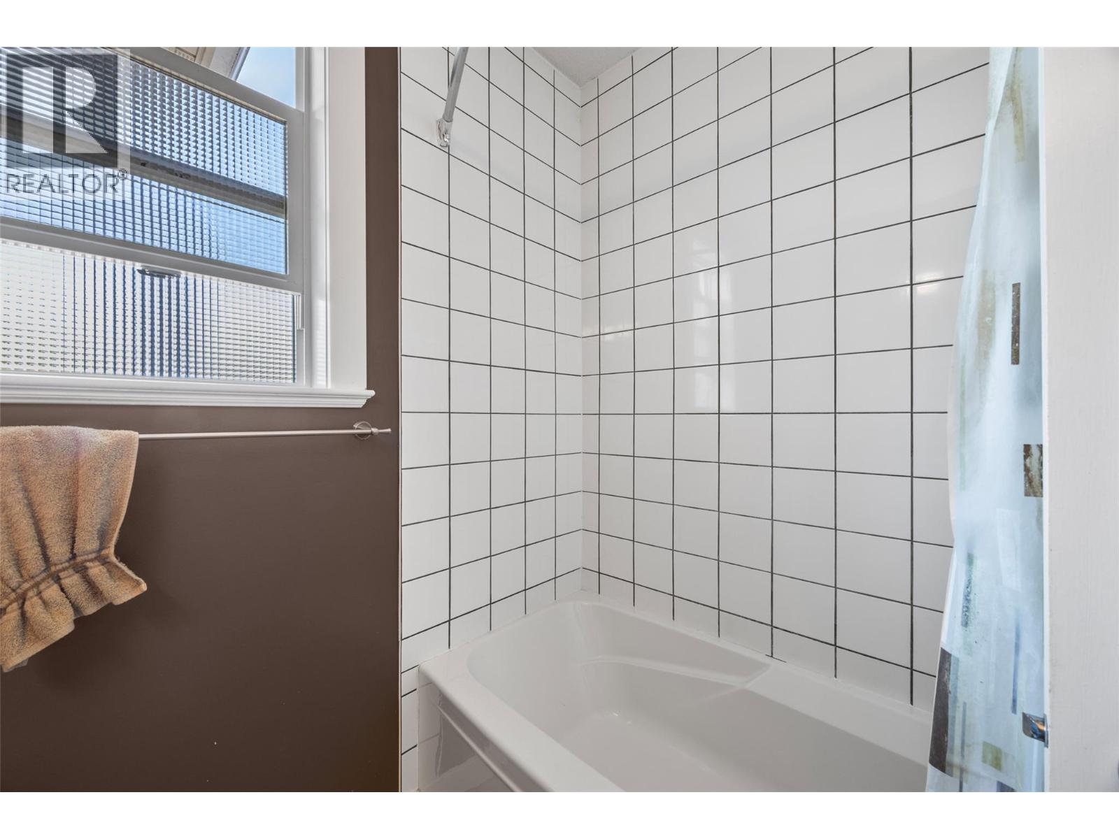 658 Dominion Street - Image 12