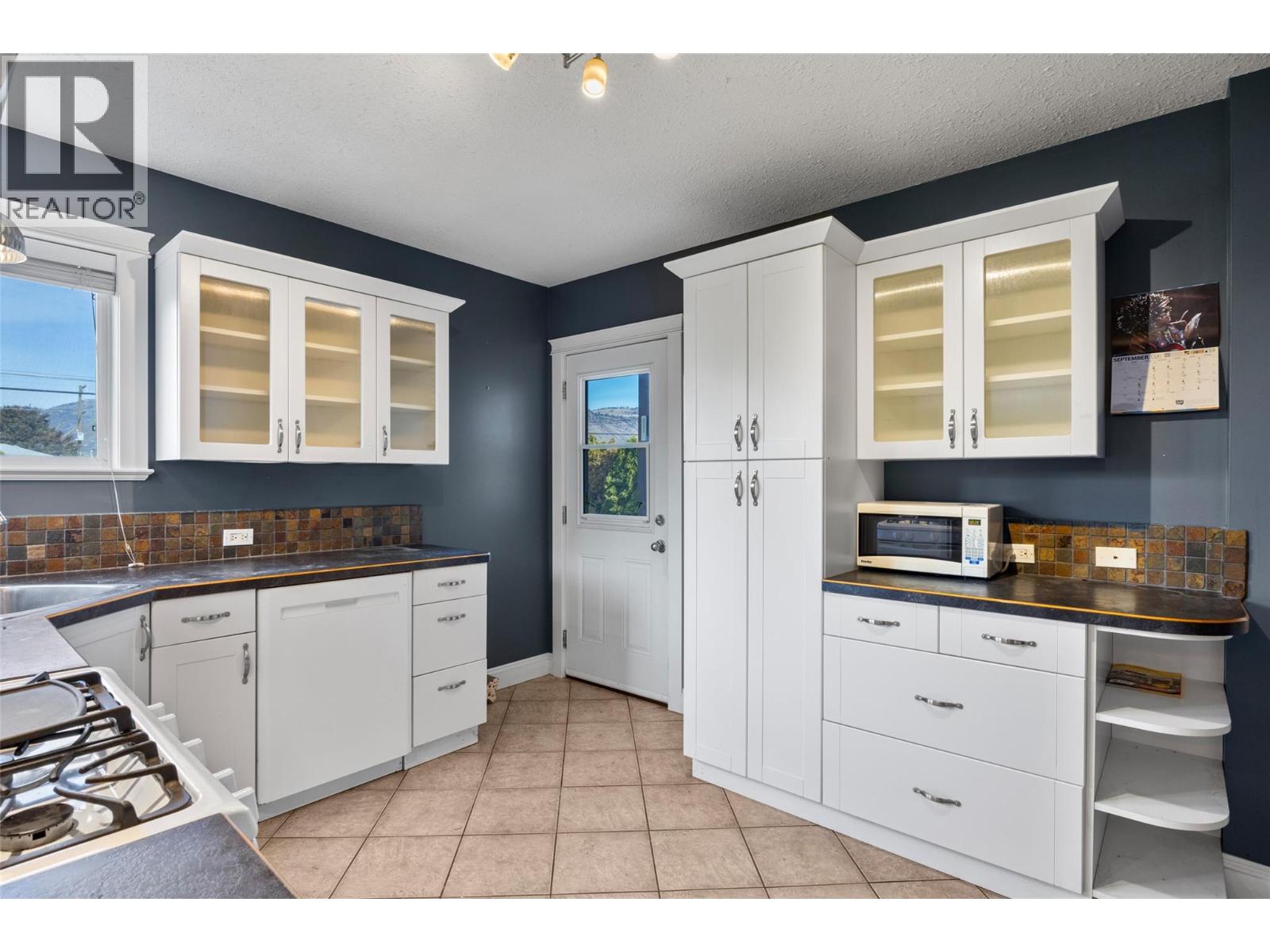 658 Dominion Street - Image 10