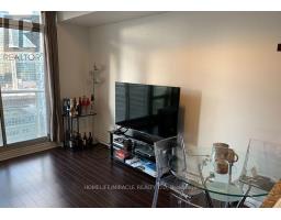 1105 - 35 Mariner Terrace, Toronto, ON M5V3V9 Photo 6