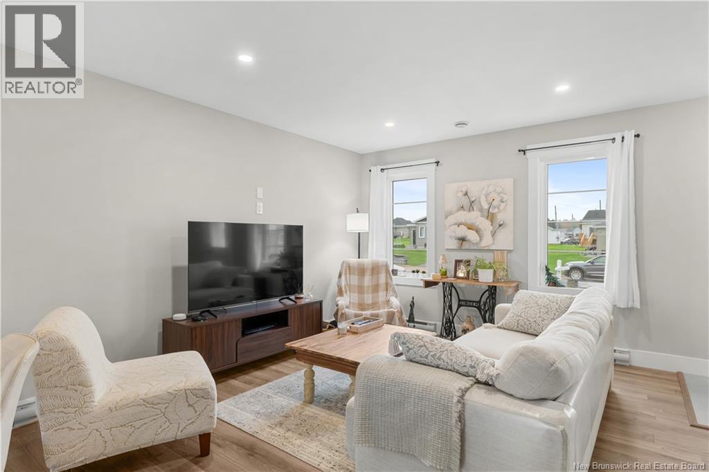 51-53 MacIntosh Boulevard - 6