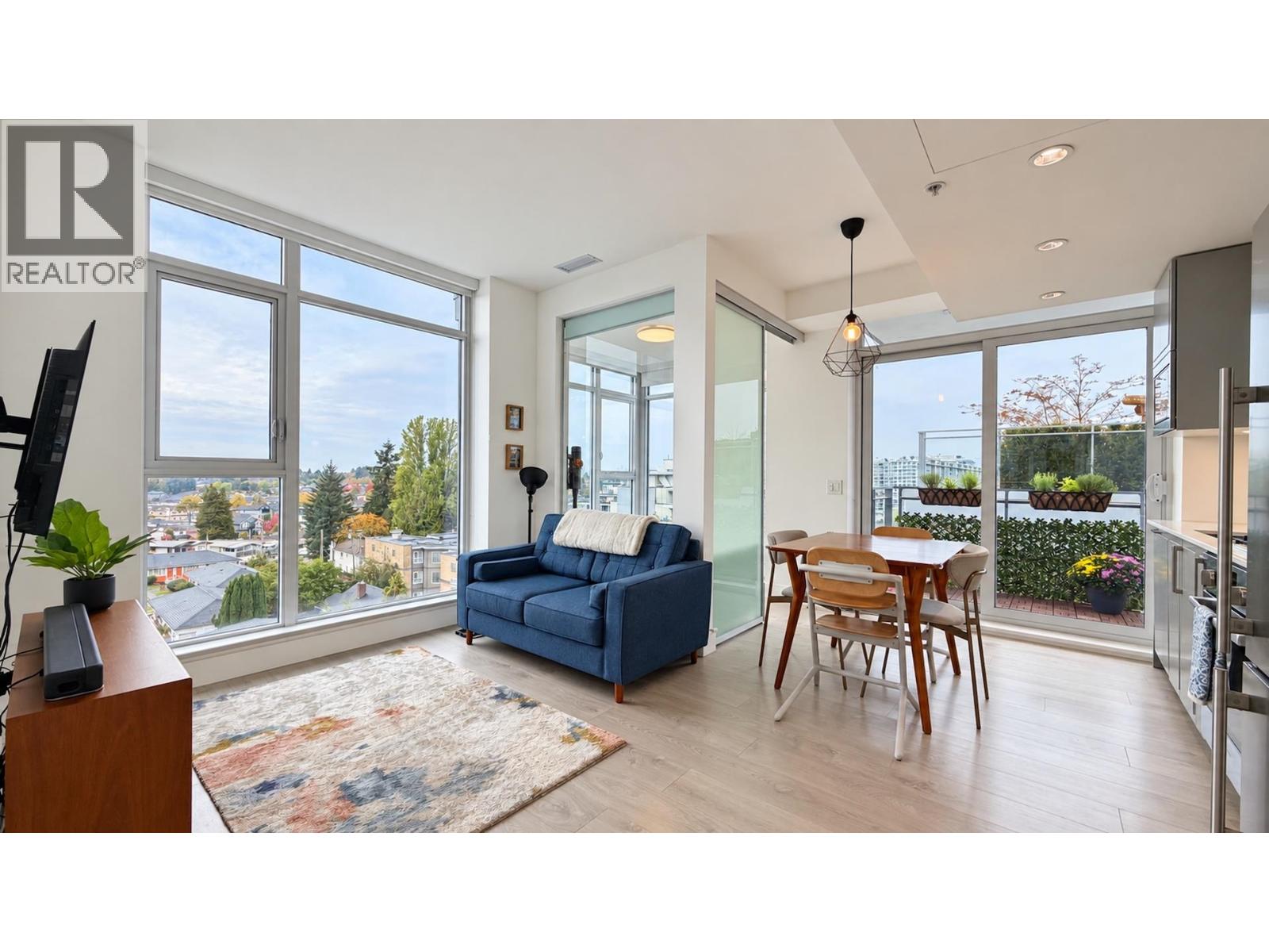 706 2435 KINGSWAY, Vancouver
