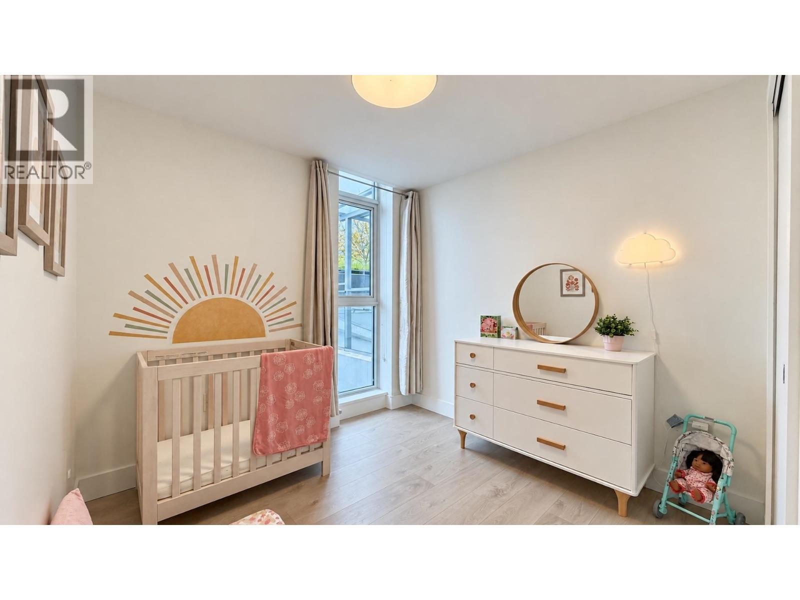 706 2435 KINGSWAY, Vancouver