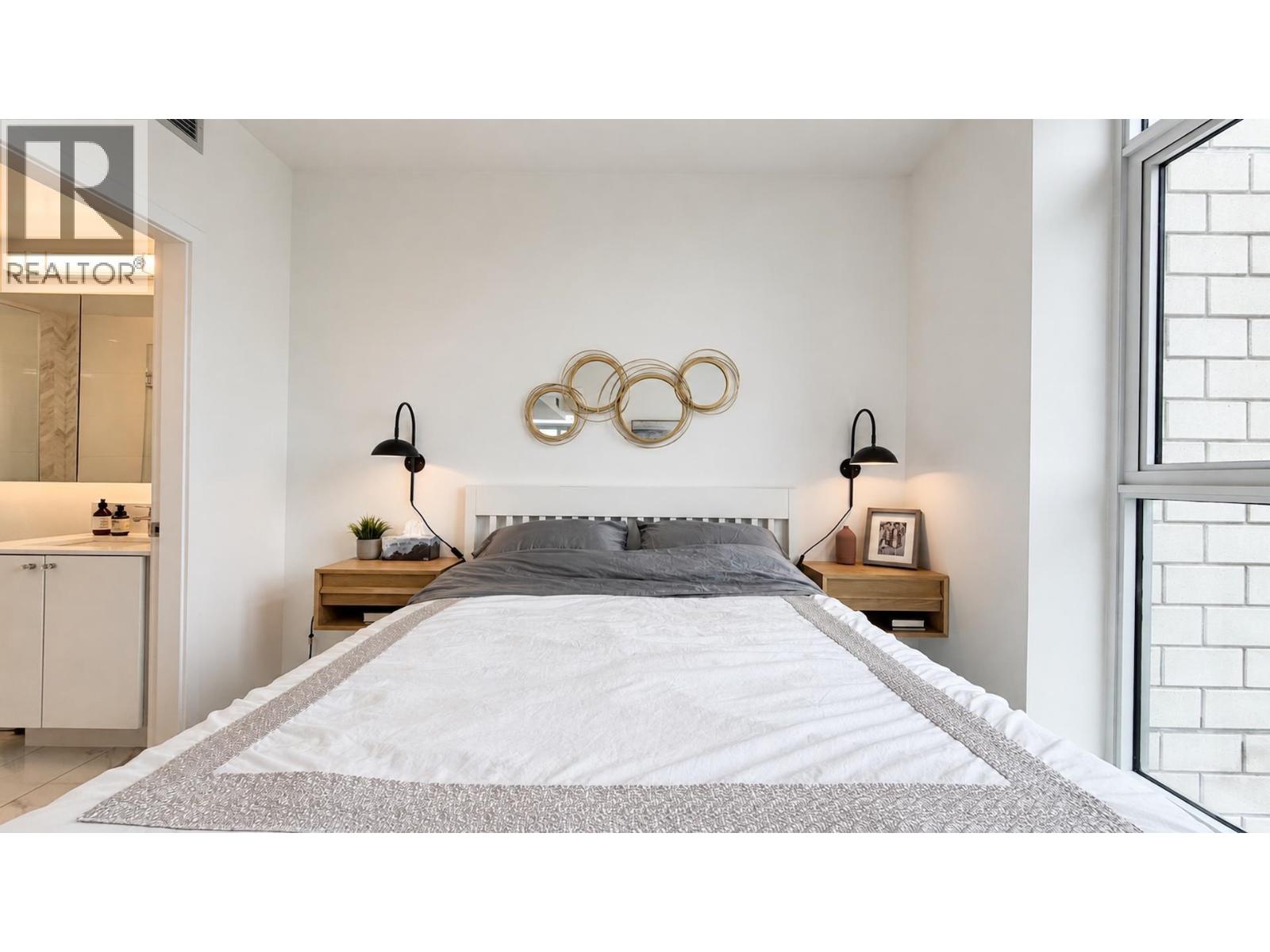 706 2435 KINGSWAY, Vancouver