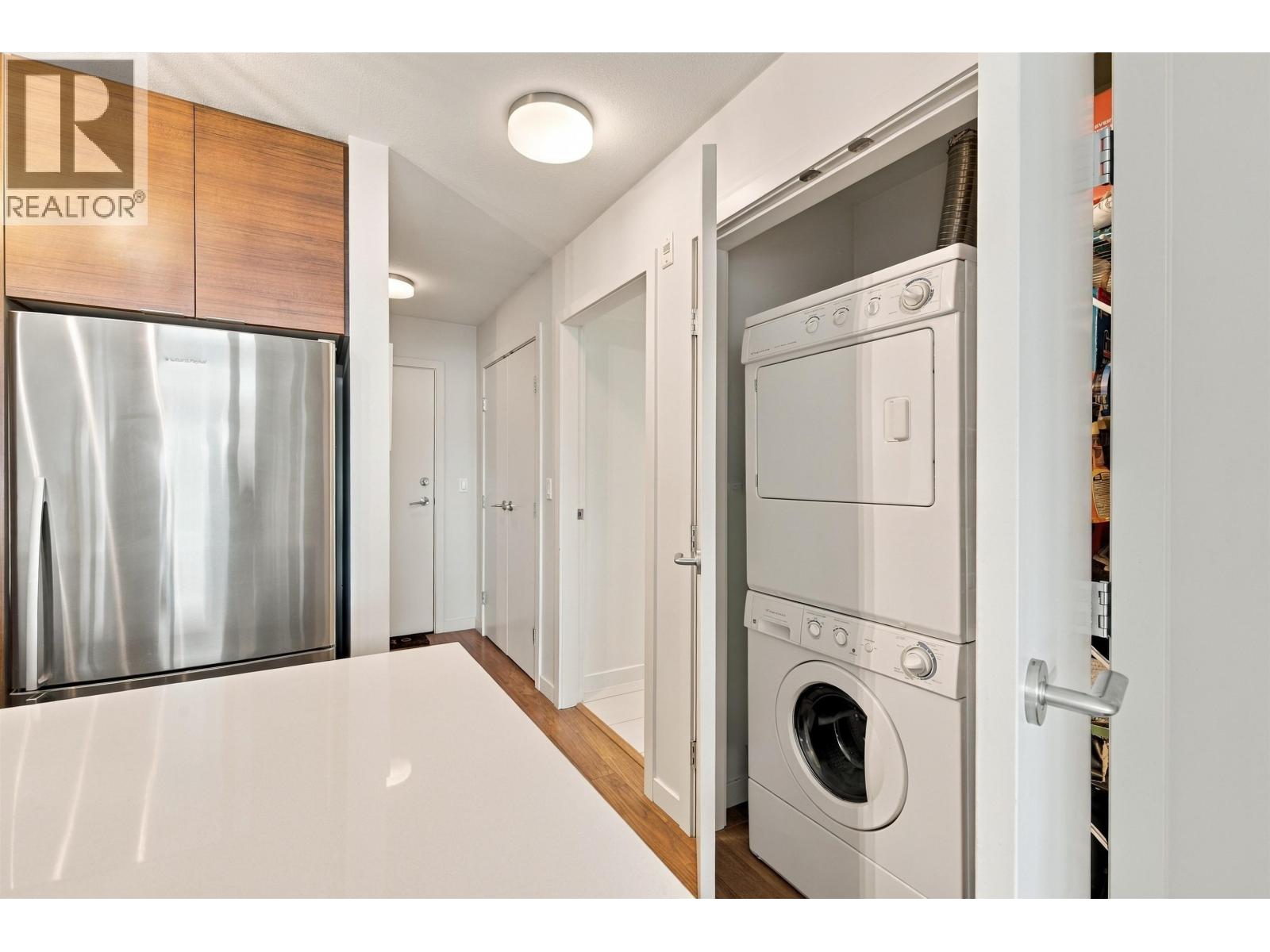 504 1677 LLOYD AVENUE, North Vancouver