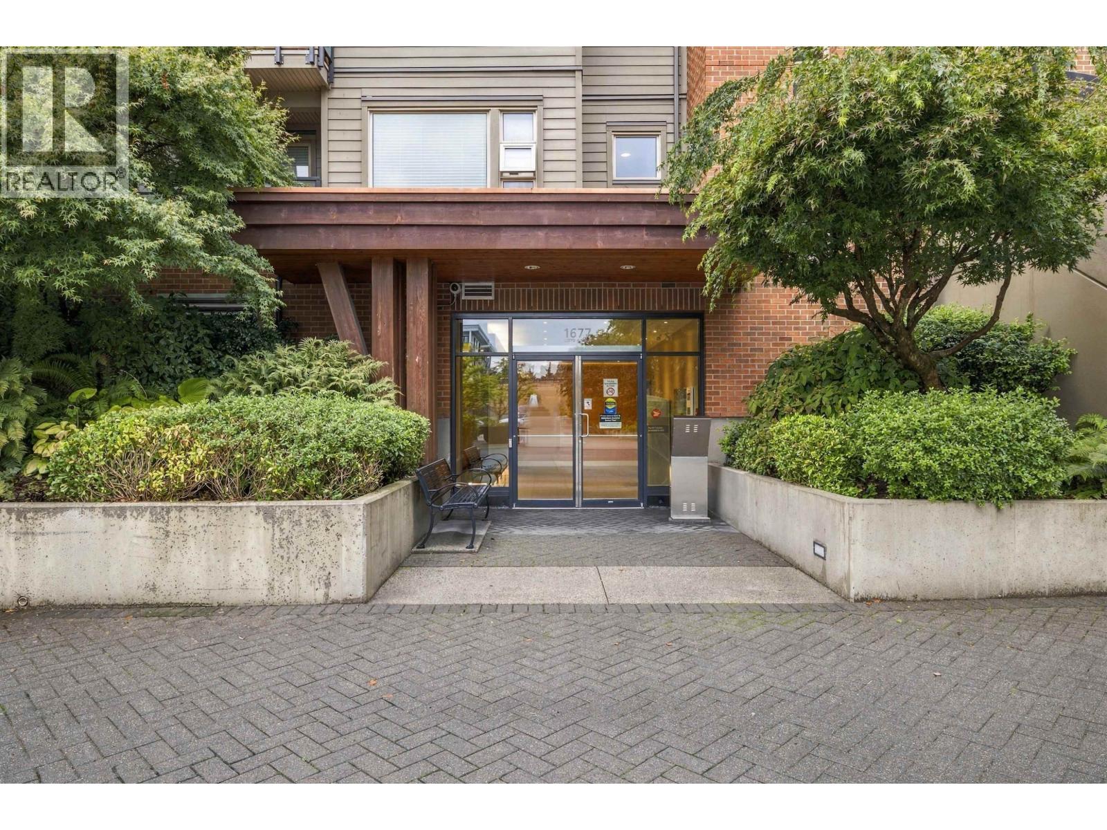 504 1677 LLOYD AVENUE, North Vancouver