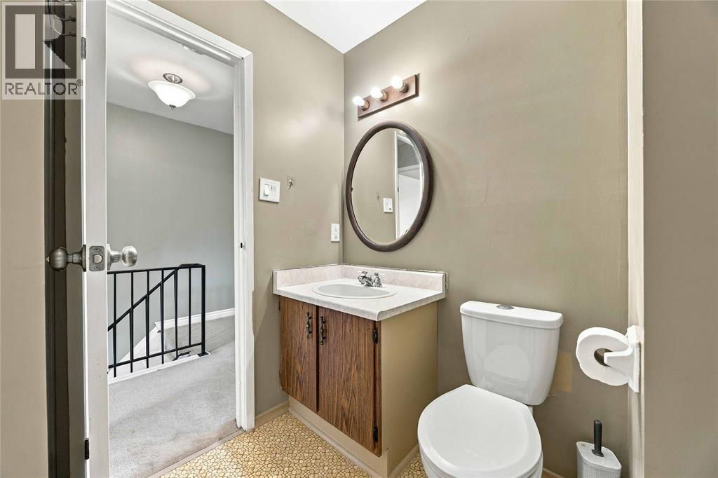 #44 200 ST CLAIR BOULEVARD - Image 31
