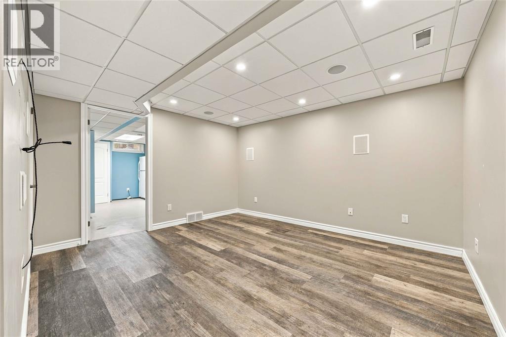 #44 200 ST CLAIR BOULEVARD - Image 40