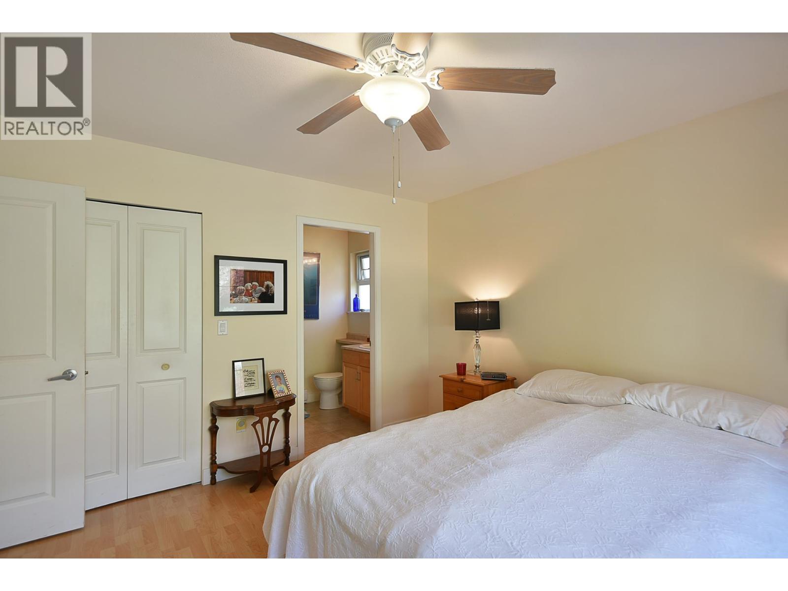 6340 WILLIAMS PLACE, Sechelt
