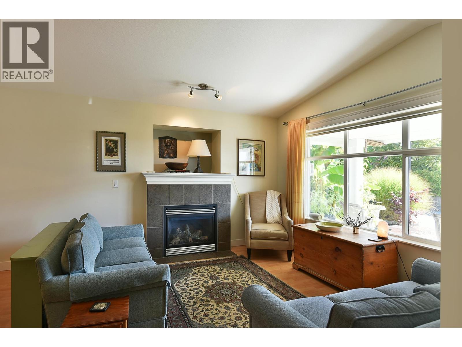 6340 WILLIAMS PLACE, Sechelt