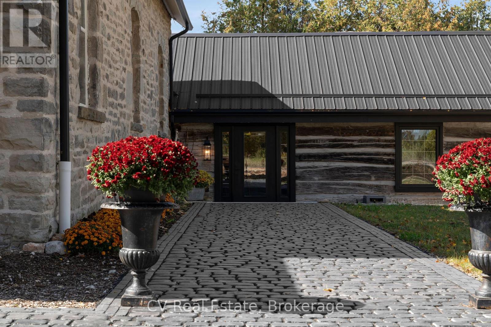1174 10 Nottawasaga Corners, Clearview photo 5